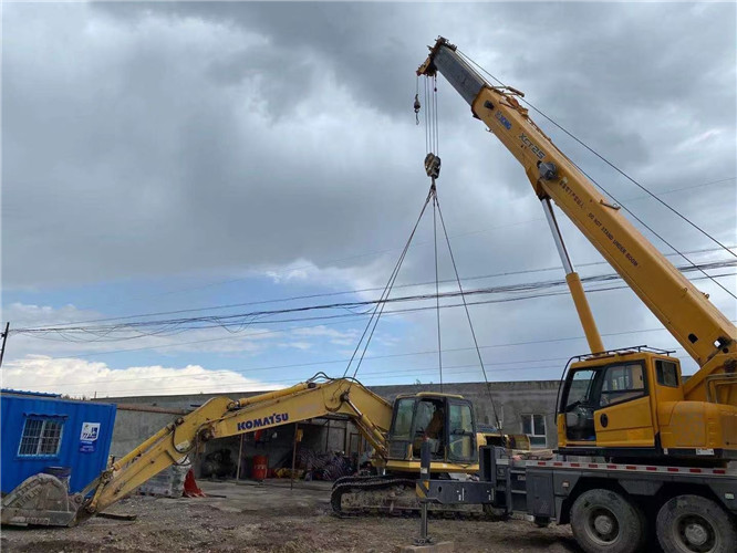 呼兰区25吨吊车的工作半径是多少？